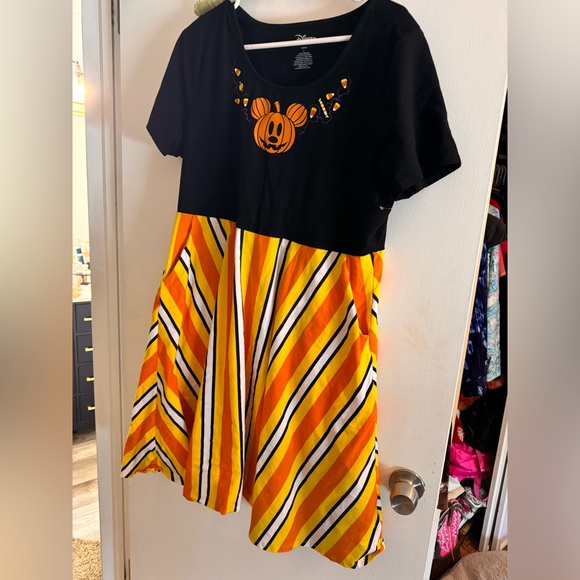TORRID FOXY DRESS - DISNEY MICKEY MOUSE PUMPKIN CANDY HALLOWEEN PLUS SIZE - Picture 3 of 6